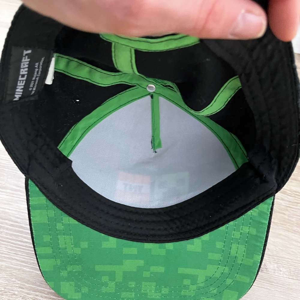 Minecraft SnapBack hat - Picture 5 of 5
